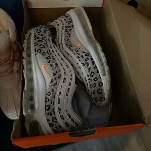 Leopard print Air Max women’s size 8
